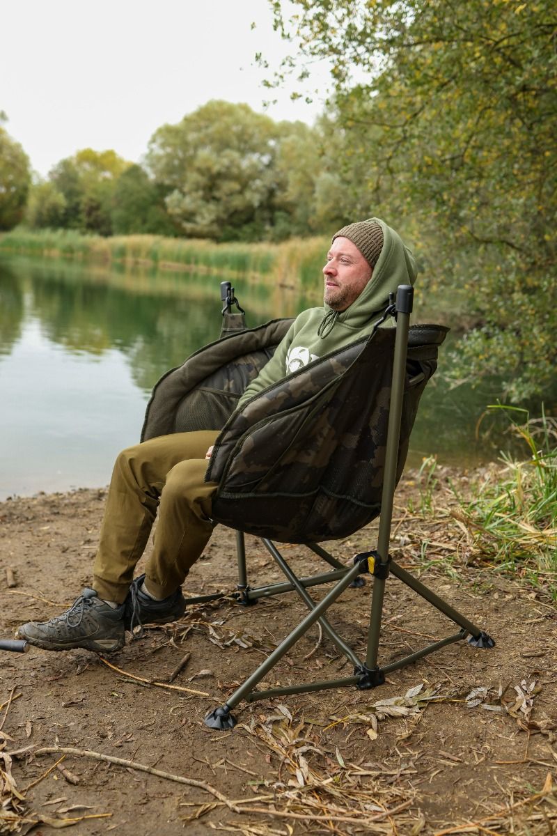 10 CHANCES TO WIN A SOLAR - WORLDWIDE SWING CHAIR - Image 4